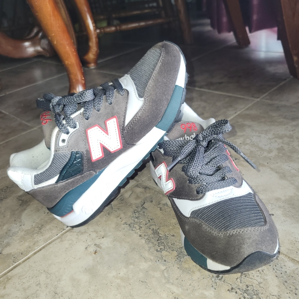 Women New Balance sneakers